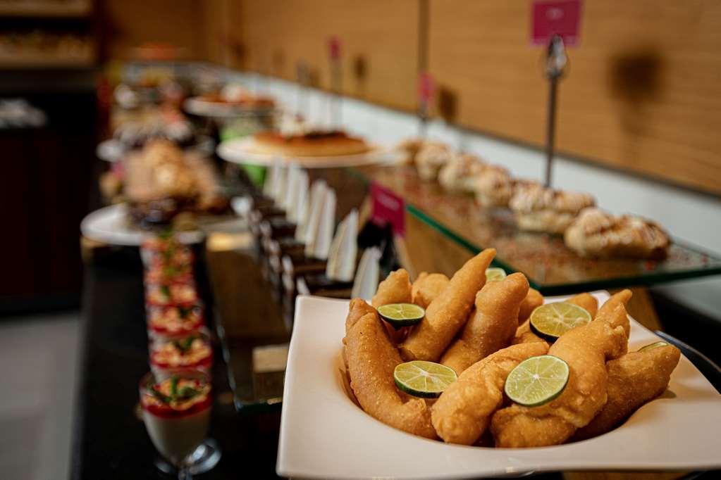 Ramada Addis, Addis Ababa Hotel Restaurant photo