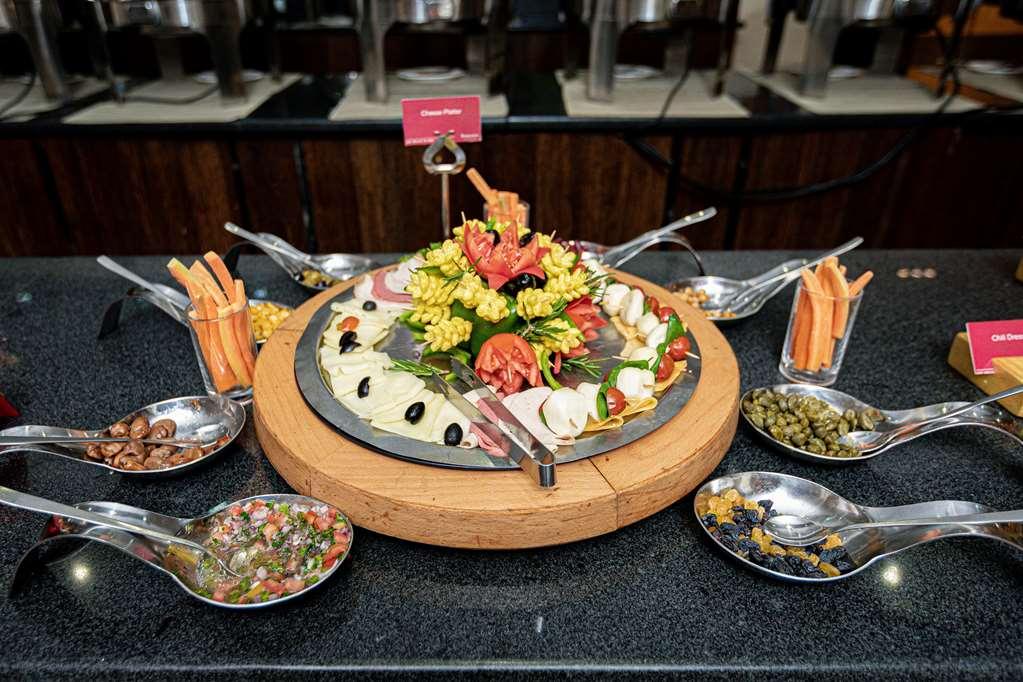 Ramada Addis, Addis Ababa Hotel Restaurant photo